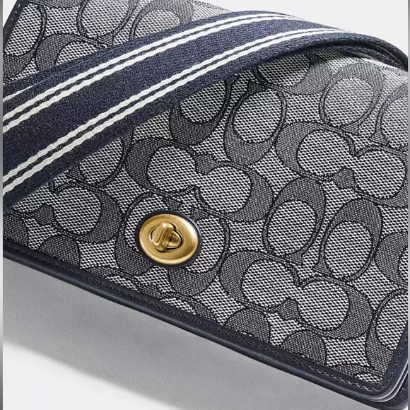 EUC COACH Hayden Foldover Crossbody Clutch in Signature Jacquard - Picture 4 of 16